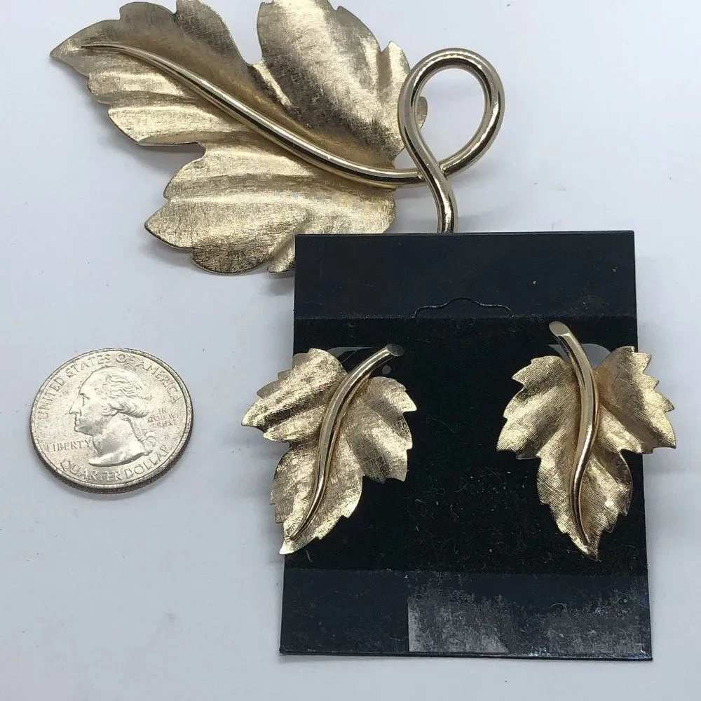 Bergere Vintage Leaf Clip On Earrings & Brooch Set - Picture 7 of 7